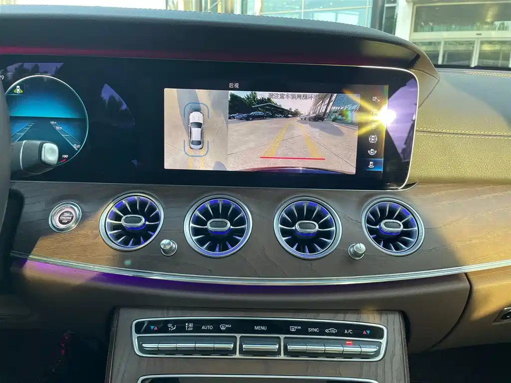 Mercedes-Benz E-Class — миниатюра 11