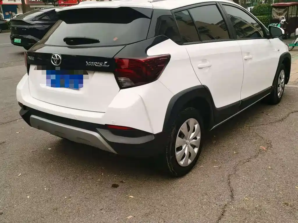 Toyota Yaris L — миниатюра 7
