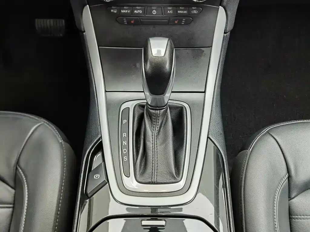 Ford Edge — миниатюра 13