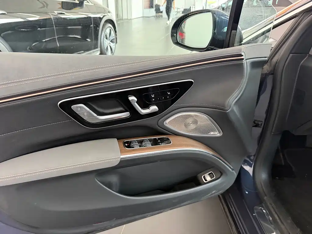 Mercedes-Benz EQS — миниатюра 5