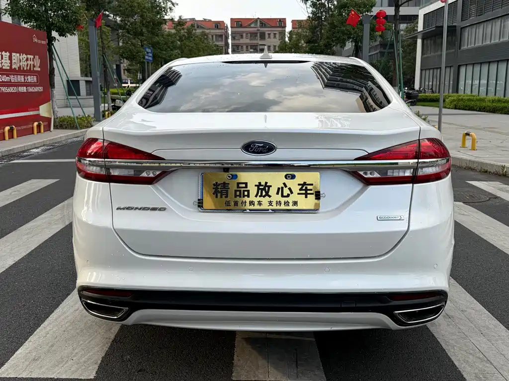 Ford Mondeo — миниатюра 6