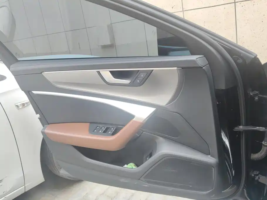 Audi A6L — миниатюра 7