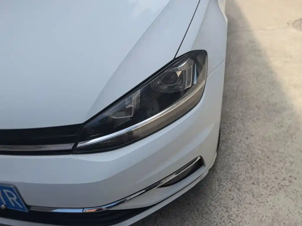 Volkswagen Golf — миниатюра 24