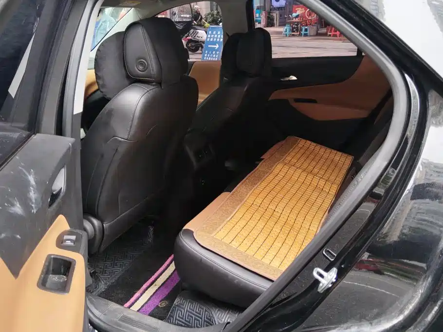 Chevrolet Equinox — миниатюра 11