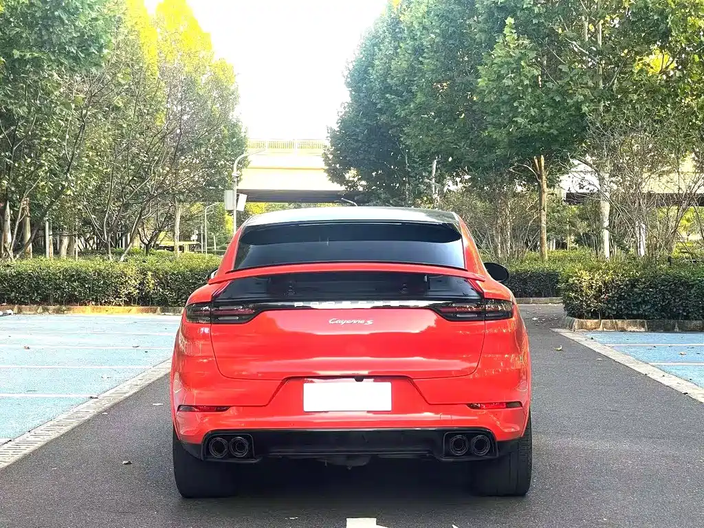 Porsche Cayenne — миниатюра 8