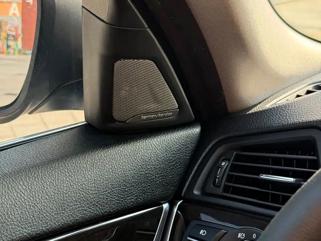 BMW 5 Series — миниатюра 29