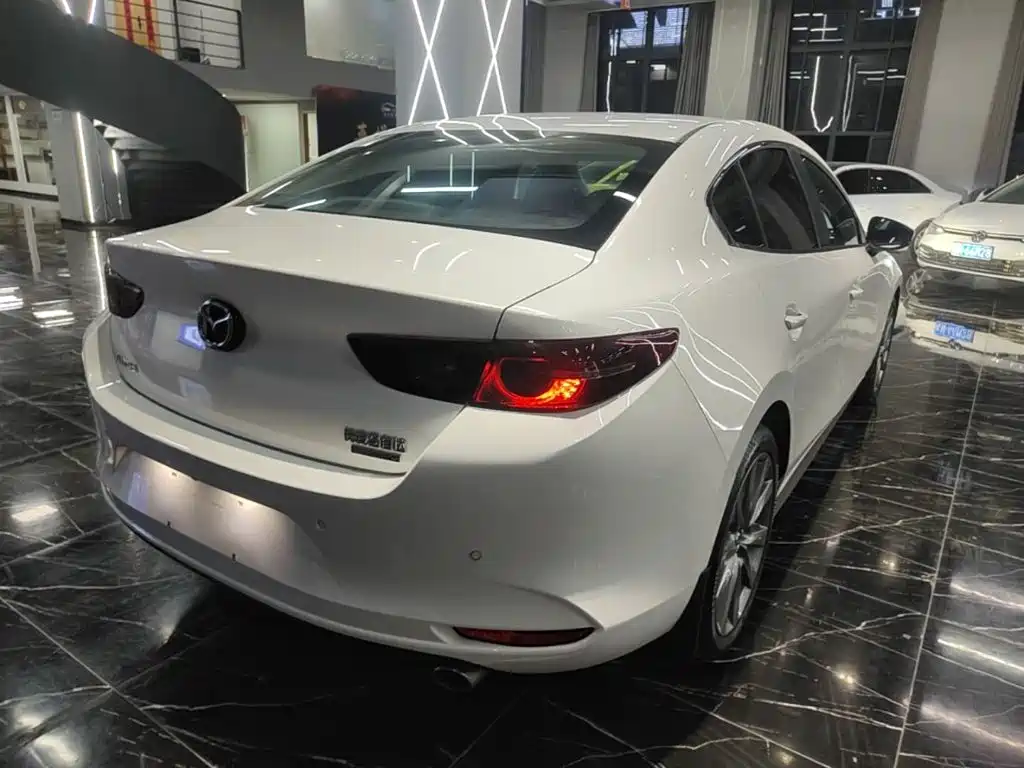 Mazda 3 Axela — миниатюра 7
