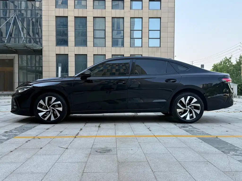 Volkswagen Passat 2025 Pro 380TSI