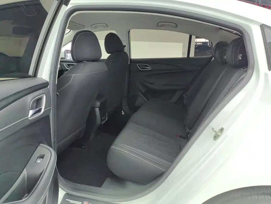 Roewe i5 — миниатюра 11