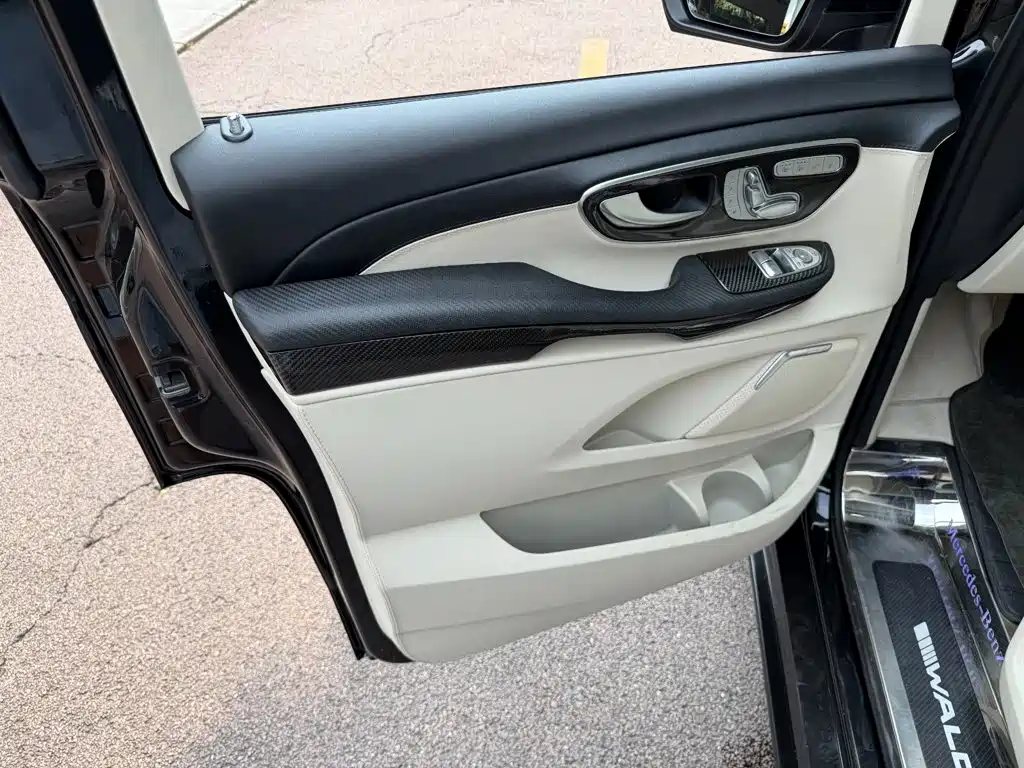Mercedes-Benz V-Class — миниатюра 6