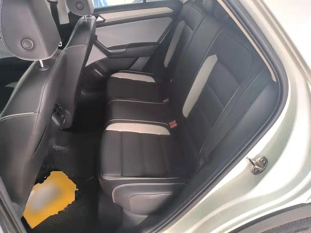 Volkswagen T-Roc — миниатюра 17