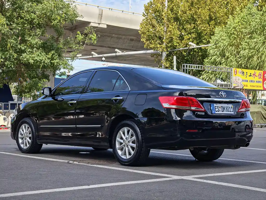 Toyota Camry — миниатюра 12