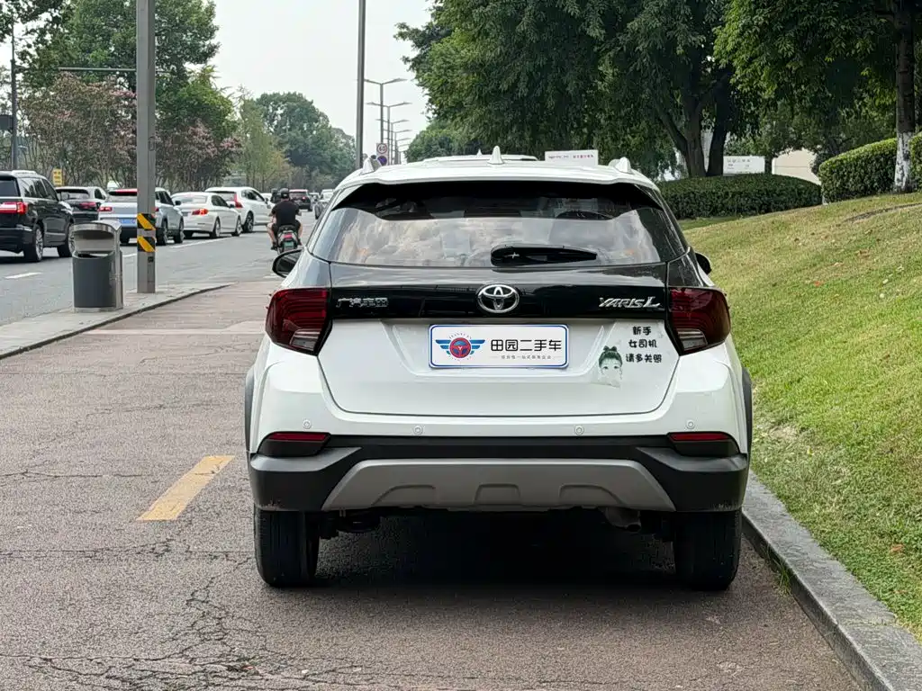 Toyota Yaris L — миниатюра 5