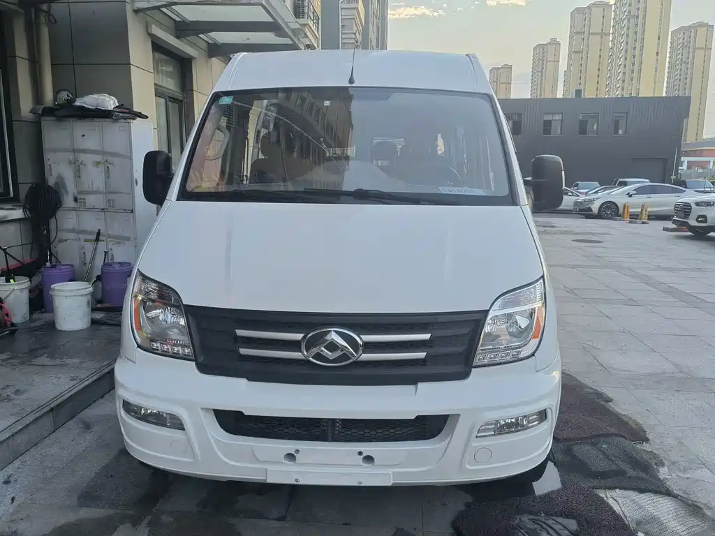 MAXUS V80 — миниатюра 2
