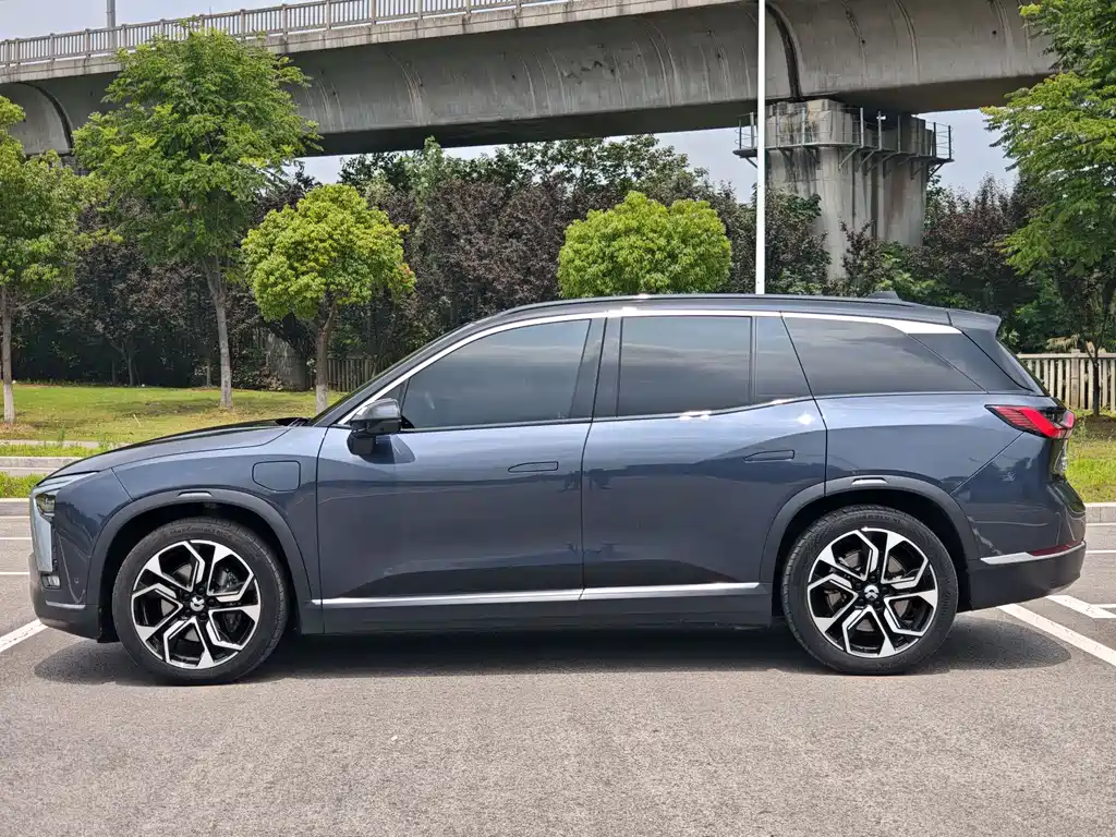 NIO ES8 2022 75kWh мест