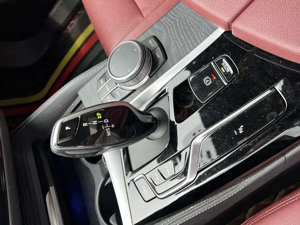 BMW 5 Series — миниатюра 10