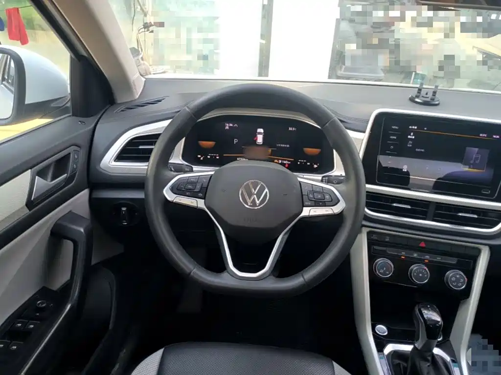 Volkswagen T-Roc — миниатюра 11