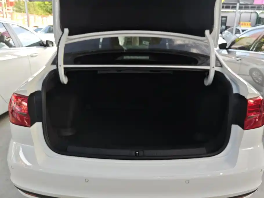 Volkswagen Bora — миниатюра 4