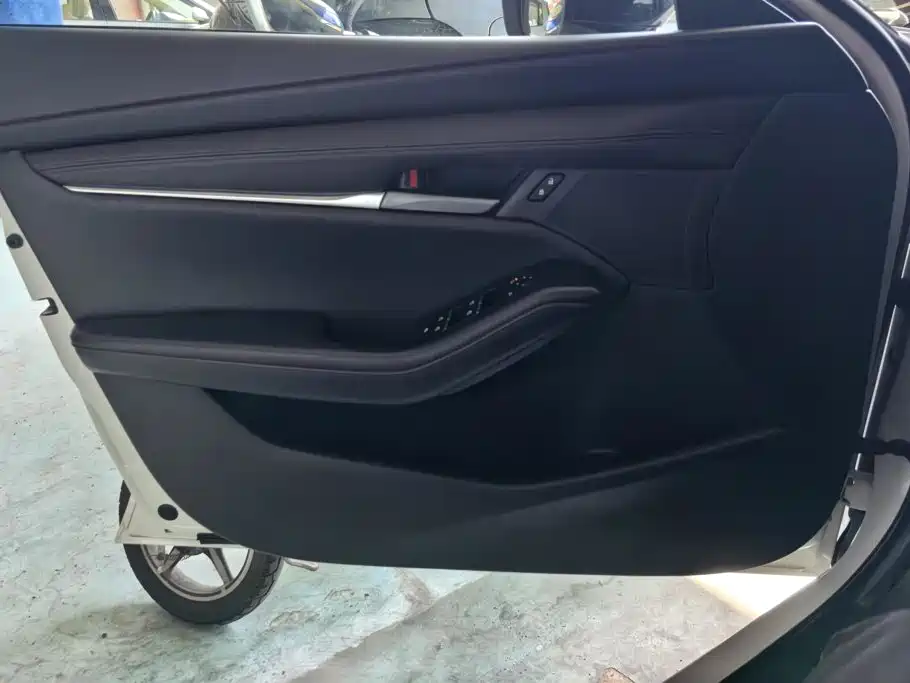 Mazda 3 Axela — миниатюра 7