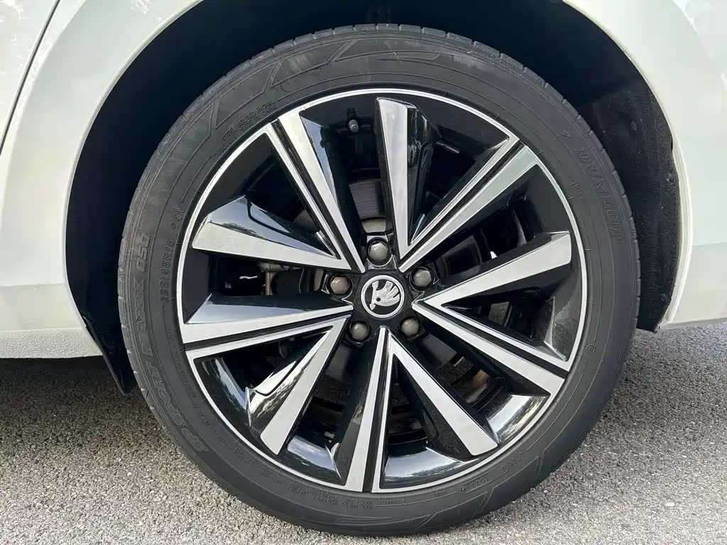 Skoda Superb — миниатюра 24