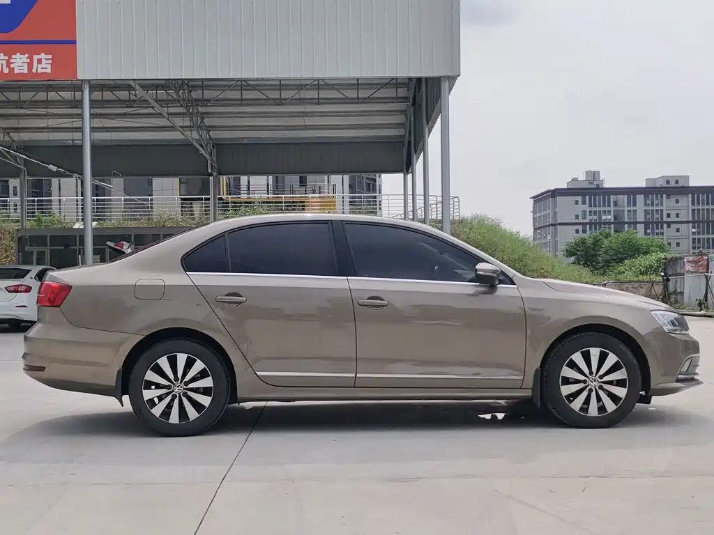 Volkswagen Sagitar — миниатюра 8