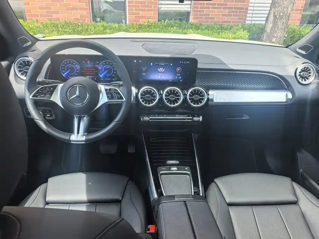 Mercedes-Benz EQB — миниатюра 6