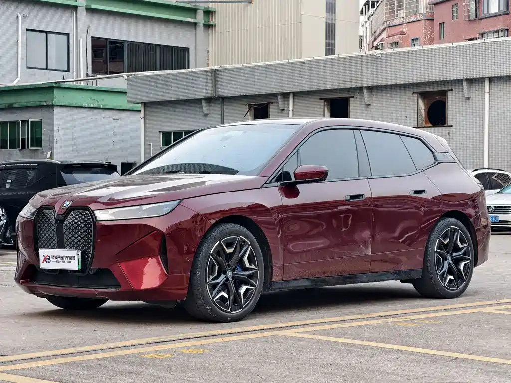 BMW iX