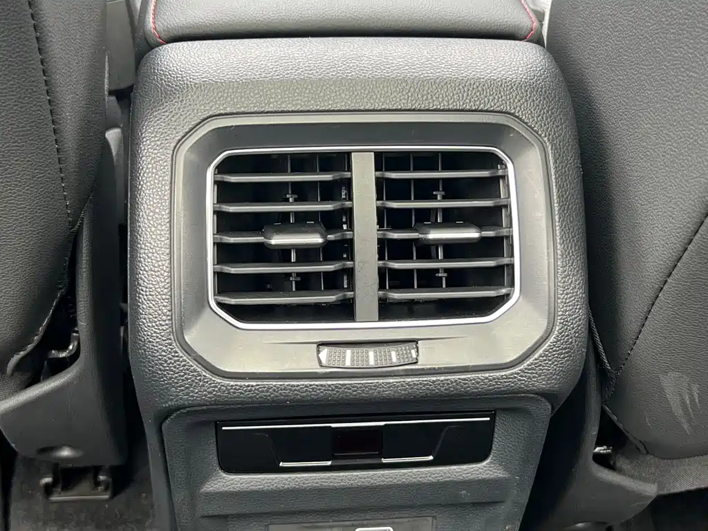 Volkswagen Tiguan L PHEV — миниатюра 11