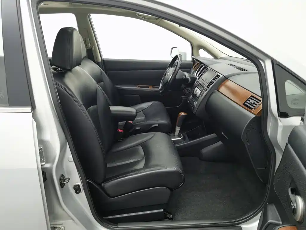 Nissan Tiida — миниатюра 23
