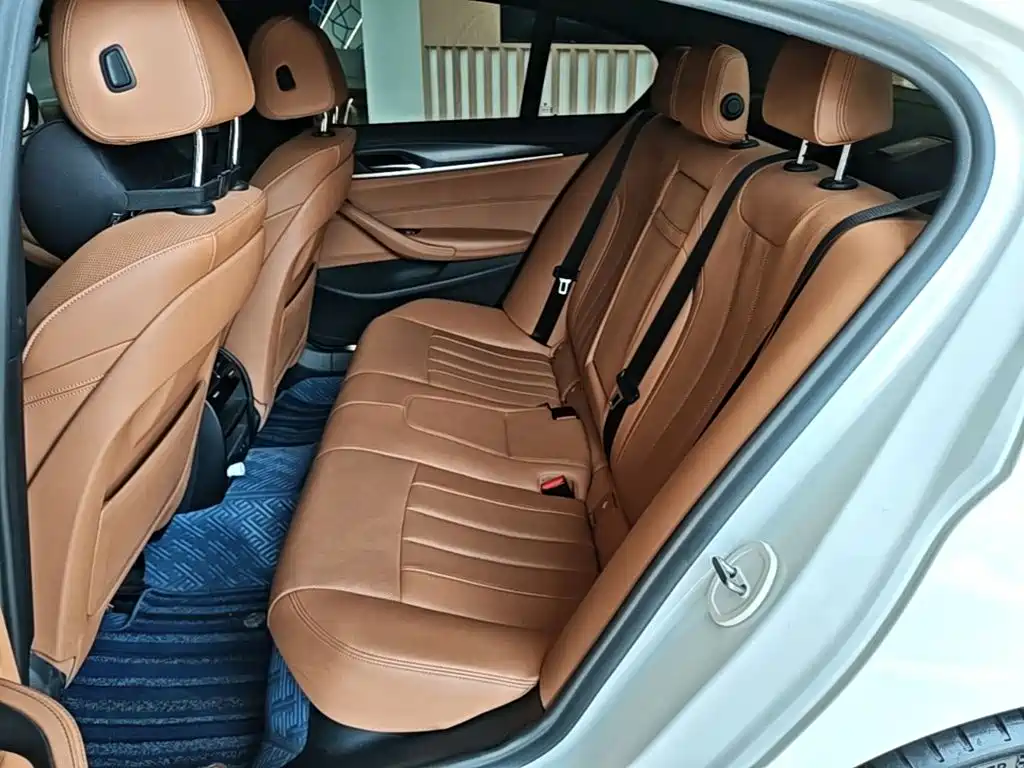 BMW 5 Series (Import) — миниатюра 17
