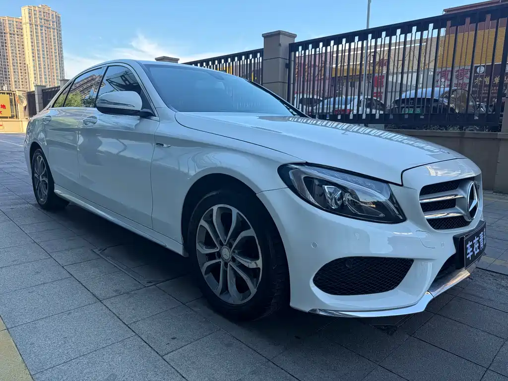 Mercedes-Benz C-Class — миниатюра 3