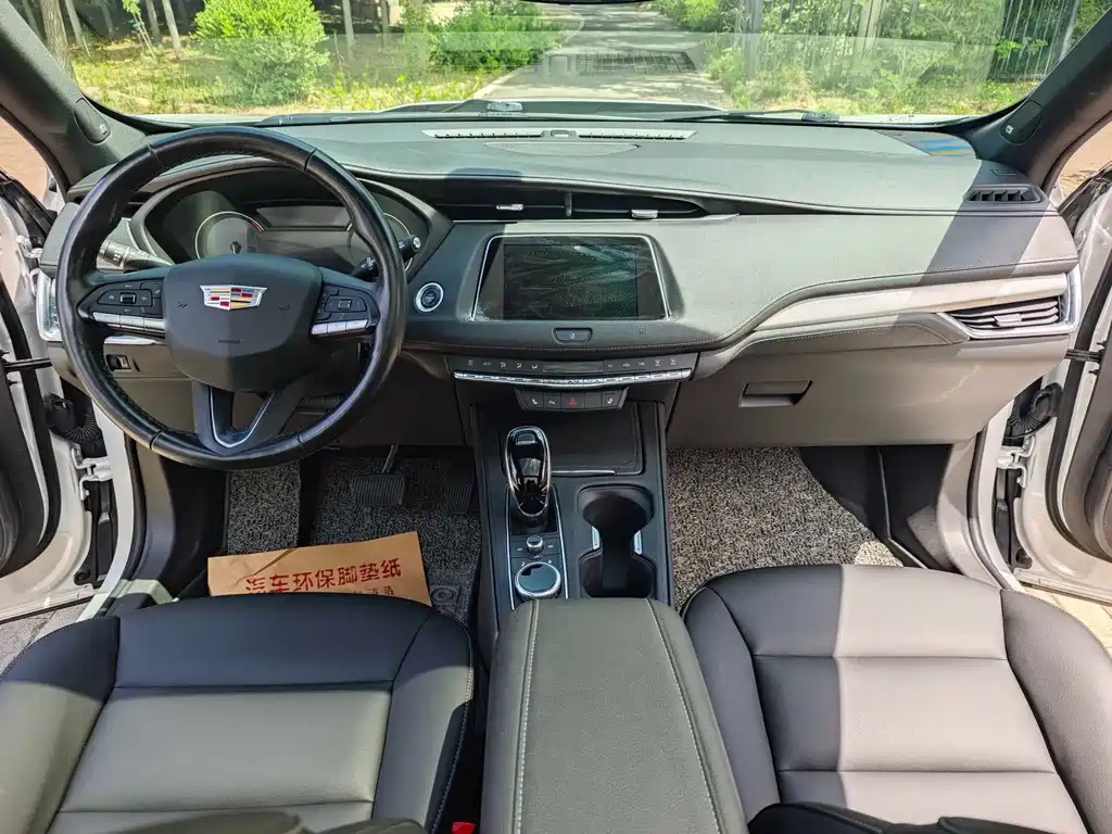 Cadillac XT4 — миниатюра 6