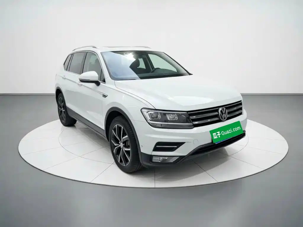 Volkswagen Tiguan L — миниатюра 3