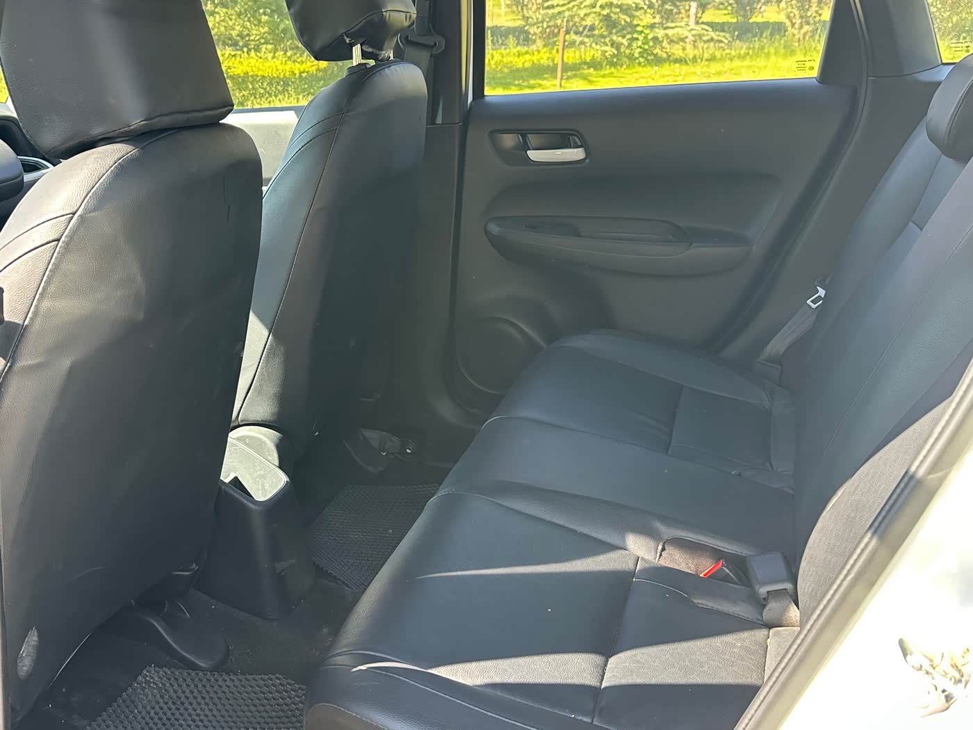 Honda Fit 1.5 л 2023 г. Белый, пробег 43000 км