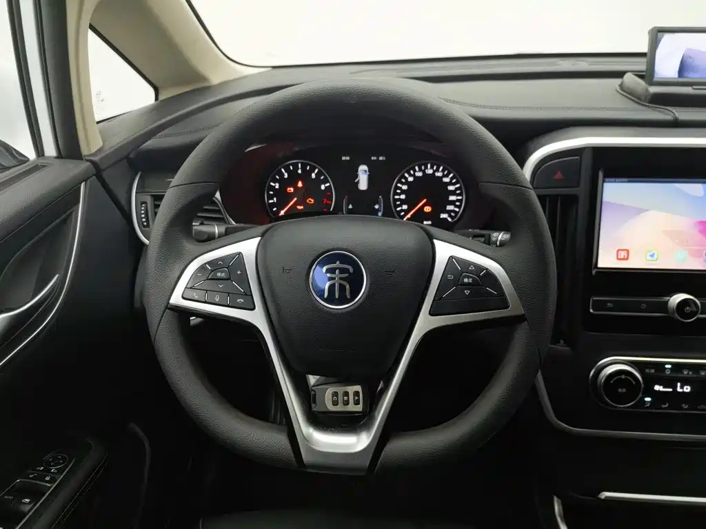 BYD MAX — миниатюра 11
