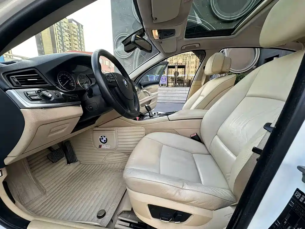 BMW 5 Series — миниатюра 7