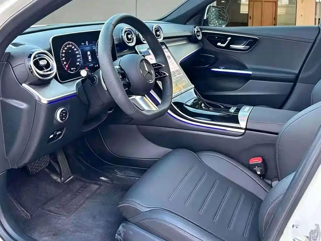 Mercedes-Benz C-Class — миниатюра 6