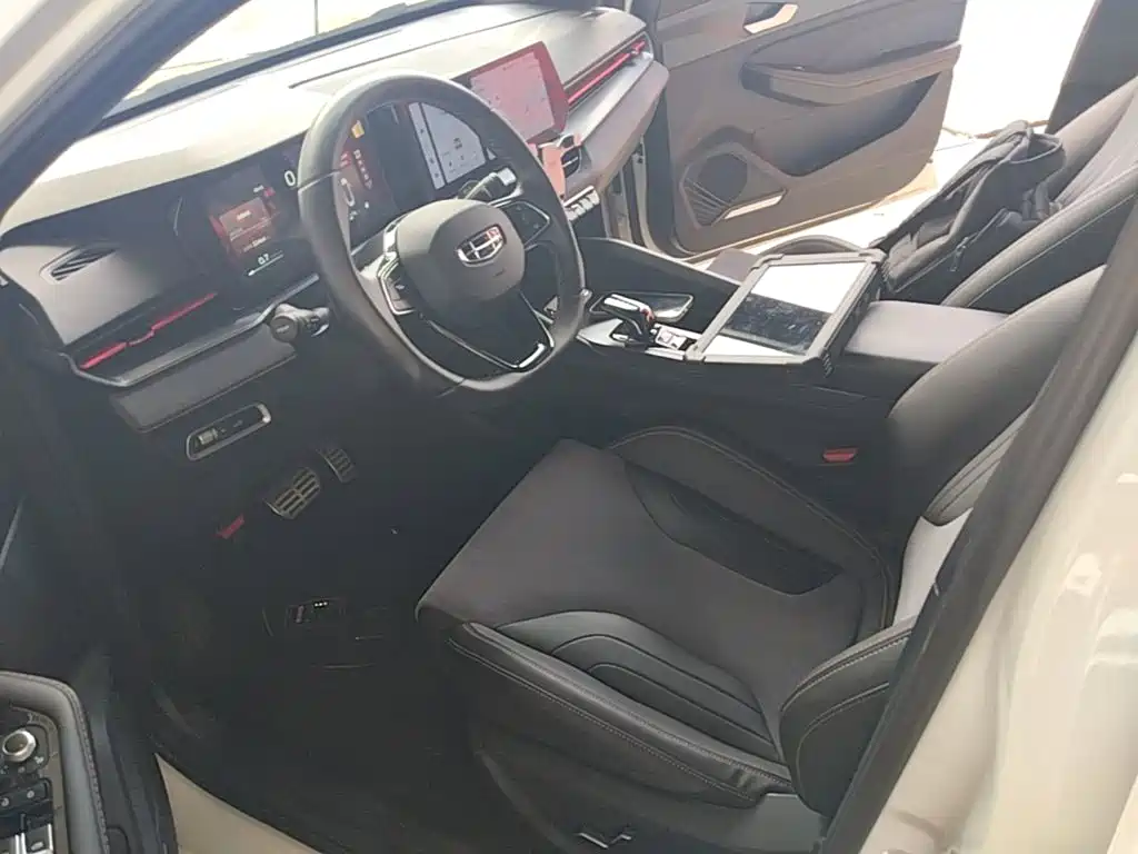 Geely Binrui — миниатюра 15