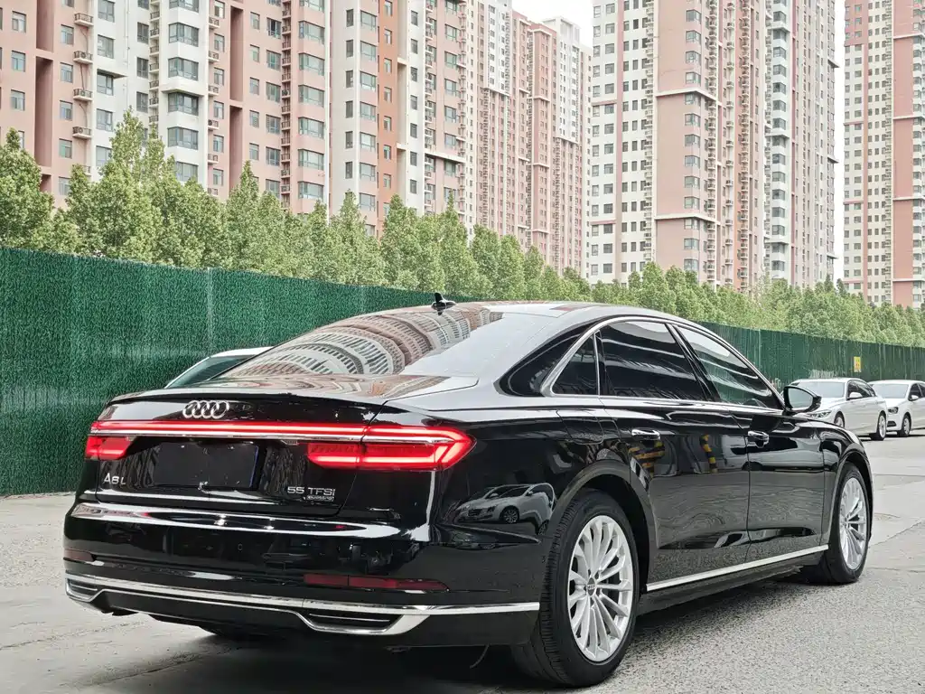 Audi A8 — миниатюра 8