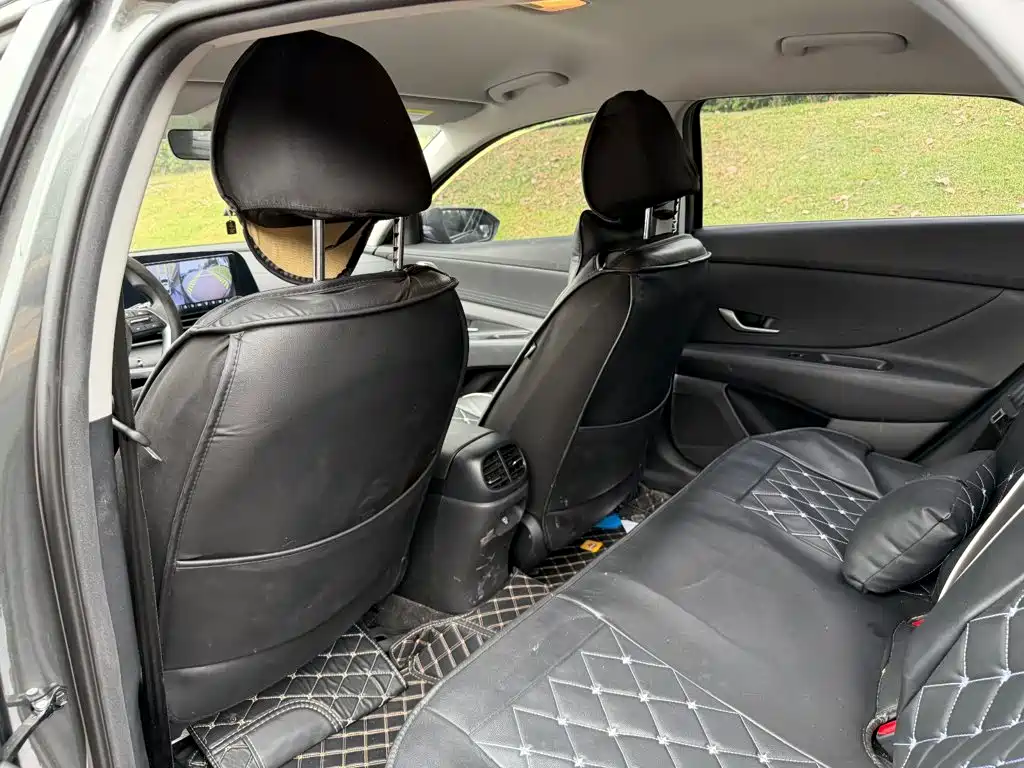 Hyundai Elantra — миниатюра 11