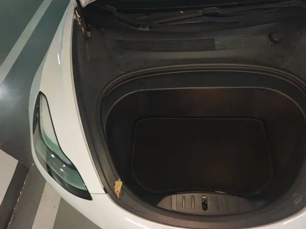 Tesla Model 3 — миниатюра 19