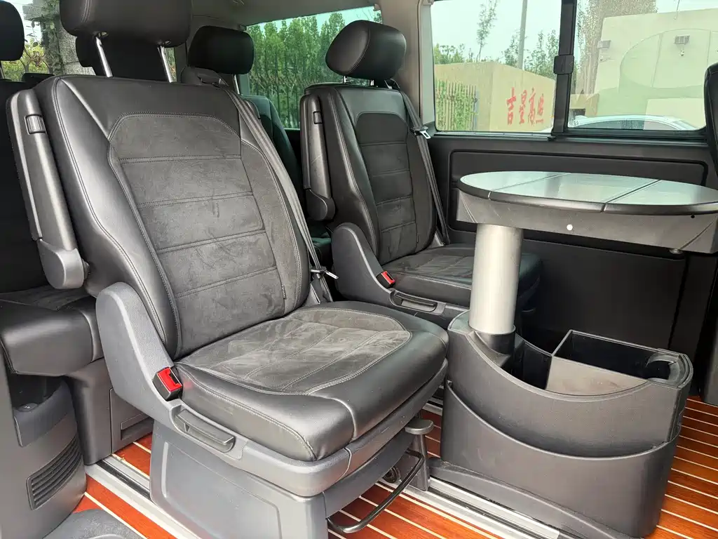 Volkswagen Multivan — миниатюра 7