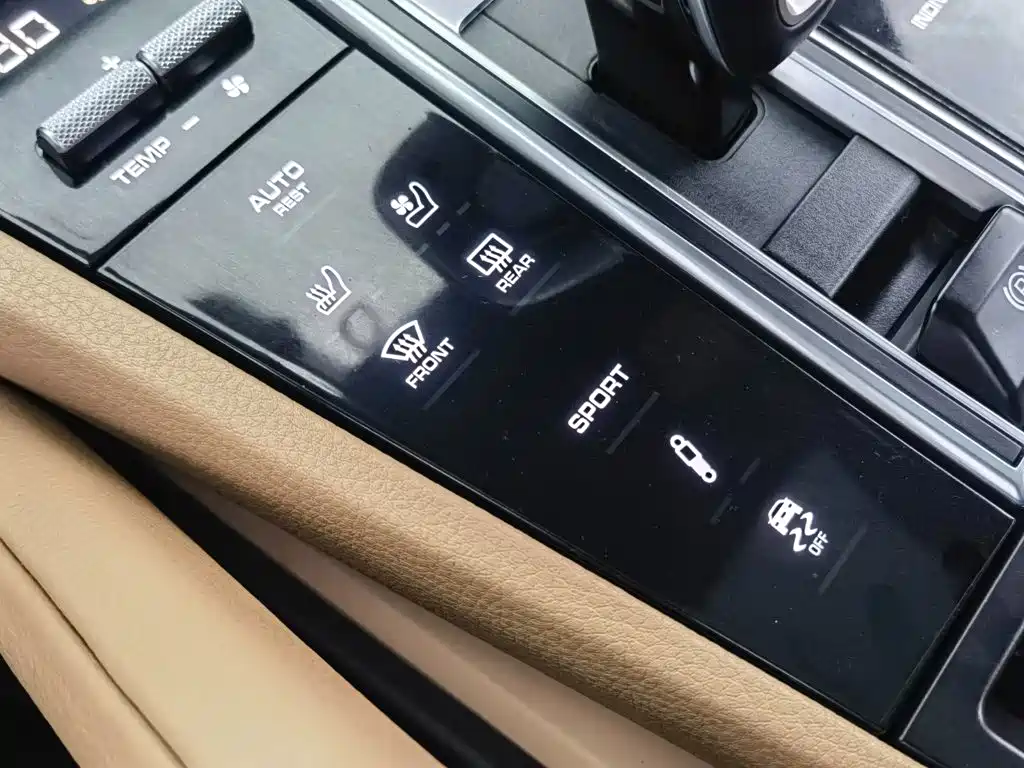 Porsche Cayenne — миниатюра 27