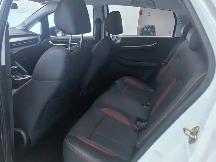 Geely Vision X3 — миниатюра 11
