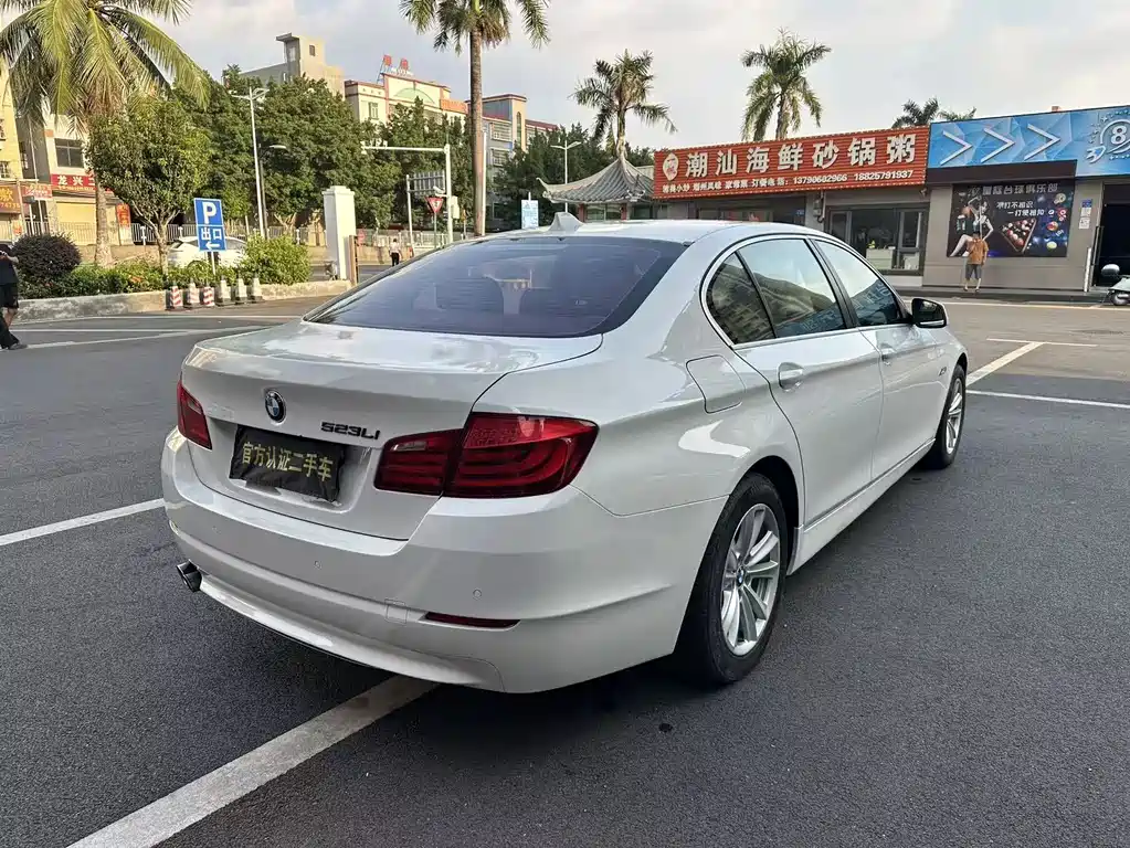 BMW 5 Series — миниатюра 6