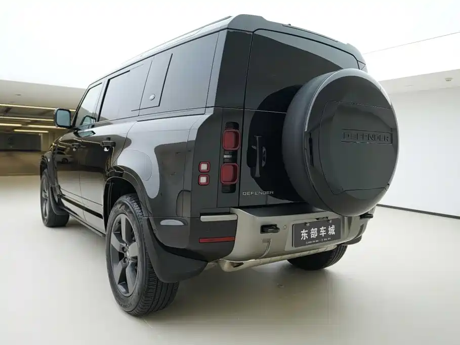 Land Rover Defender — миниатюра 5