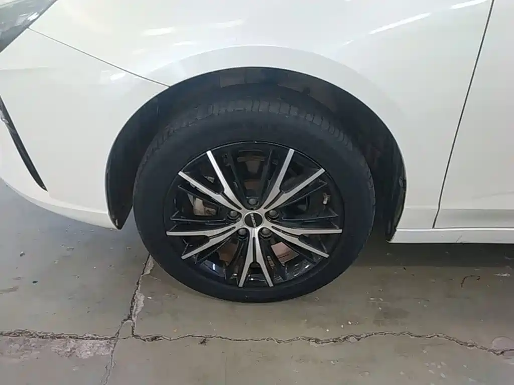 Roewe Ei5 — миниатюра 23
