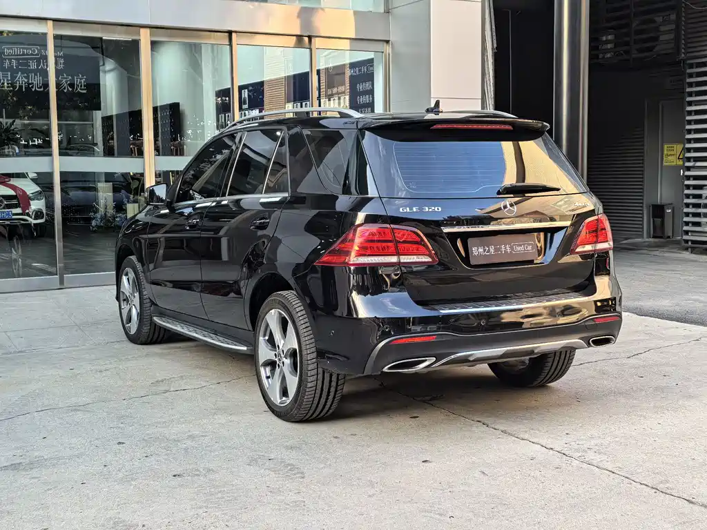Mercedes-Benz GLE (Import) — миниатюра 16