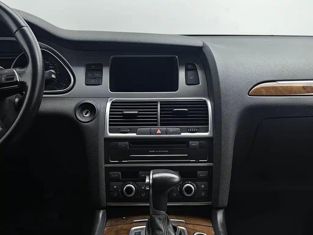 Audi Q7 — миниатюра 12