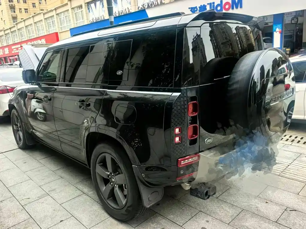 Land Rover Defender — миниатюра 4
